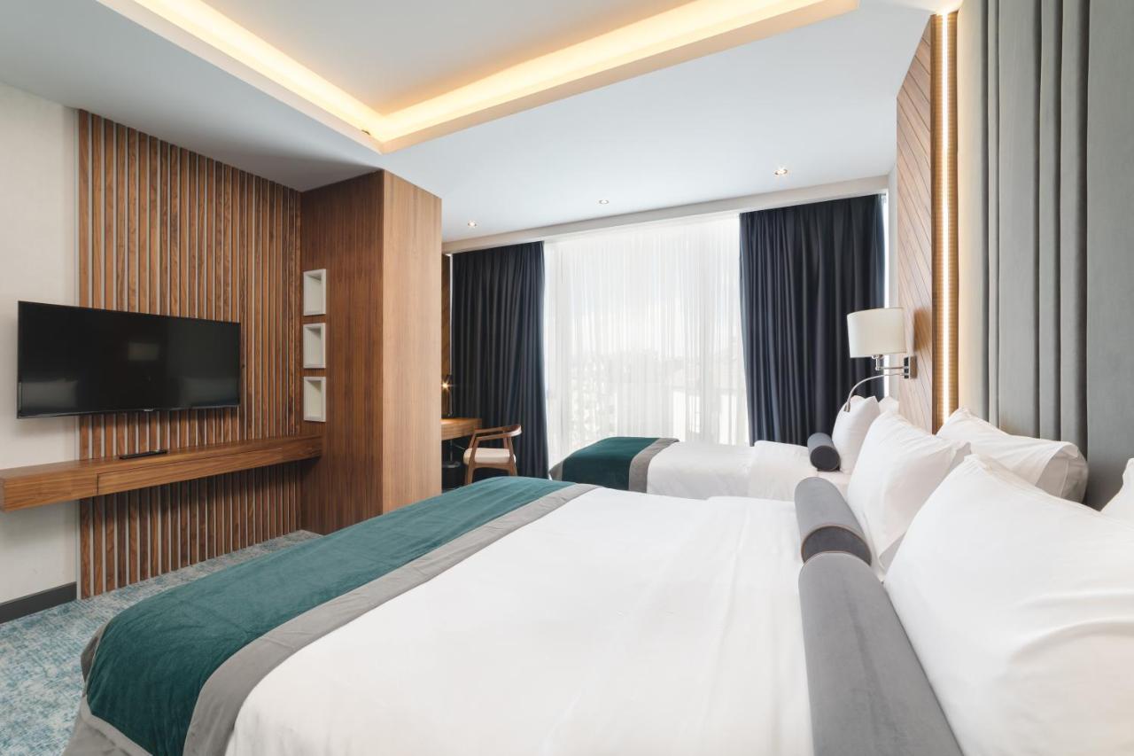 Bristol Hotel بودغوريتْسا المظهر الخارجي الصورة