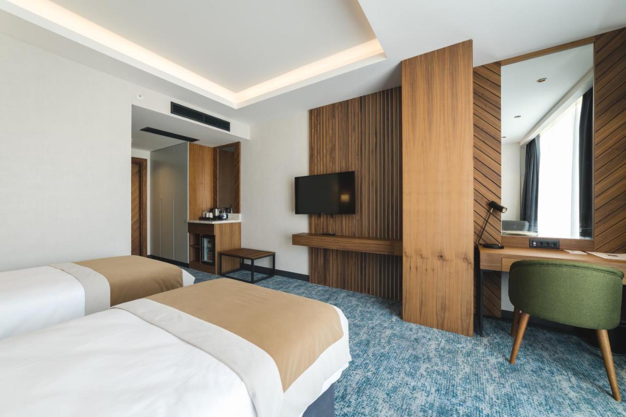 Bristol Hotel بودغوريتْسا المظهر الخارجي الصورة