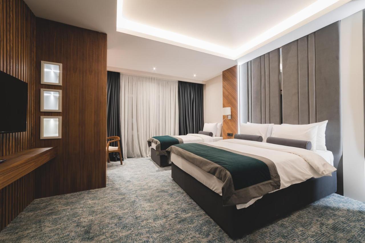 Bristol Hotel بودغوريتْسا المظهر الخارجي الصورة